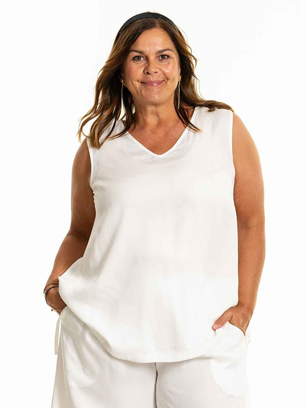 BENE - Plus Size Topp fra Gozzip