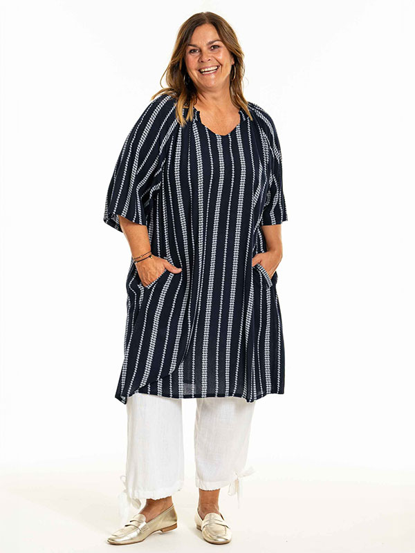 DINNE - Plus Size Tunika fra Gozzip