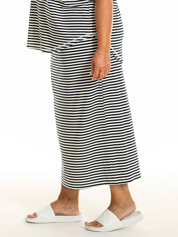 PENNIE - Plus Size Skjørt fra Gozzip