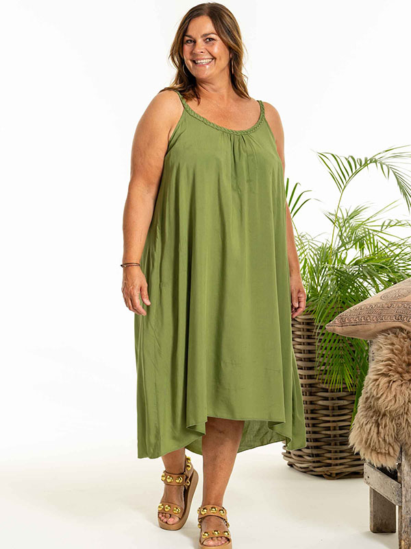 AMALIE - Plus Size Kjole fra Gozzip