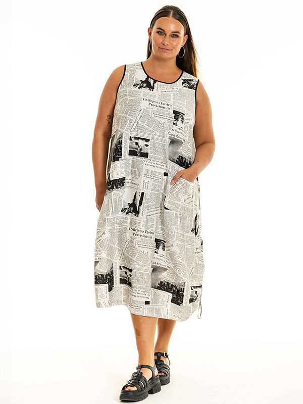 GELLIDA - Plus Size Kjole fra Gozzip Black