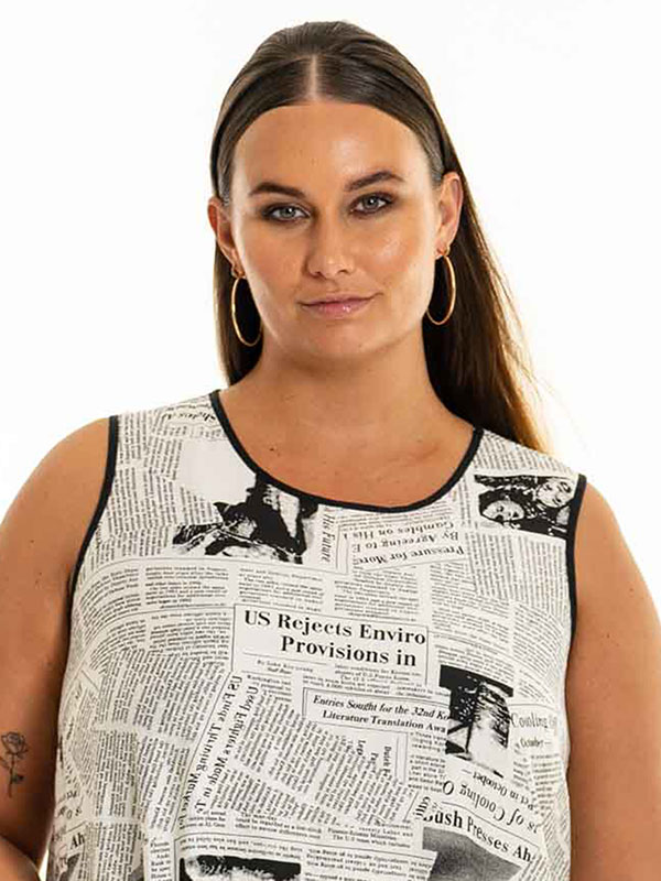 GELLIDA - Plus Size Kjole fra Gozzip Black