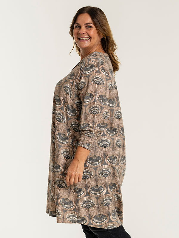 BEBBIE - Plus Size Tunika fra Gozzip