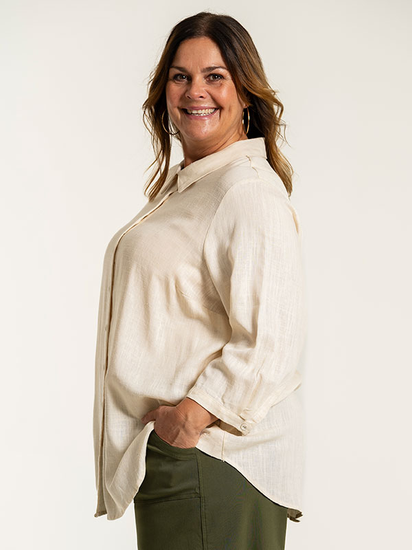 KARINA - Plus Size Skjorte fra Gozzip