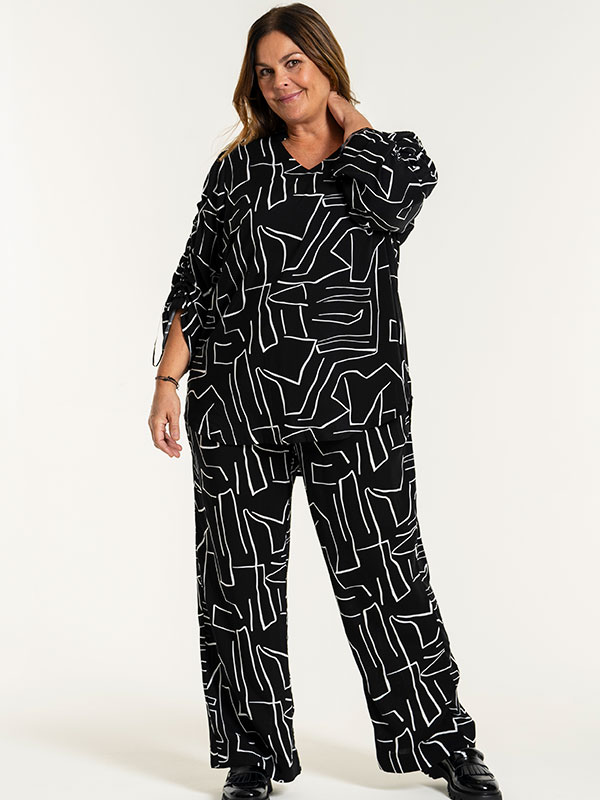 FREJA - Plus Size Bluse fra Gozzip