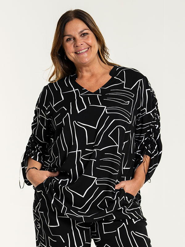 FREJA - Plus Size Bluse fra Gozzip