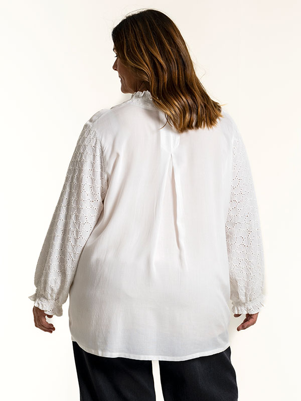 FLO - Plus Size Skjorte fra Gozzip