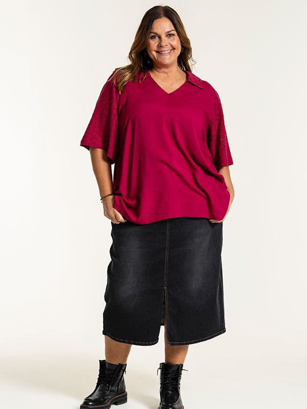 FRIGGA - Plus Size Bluse fra Gozzip