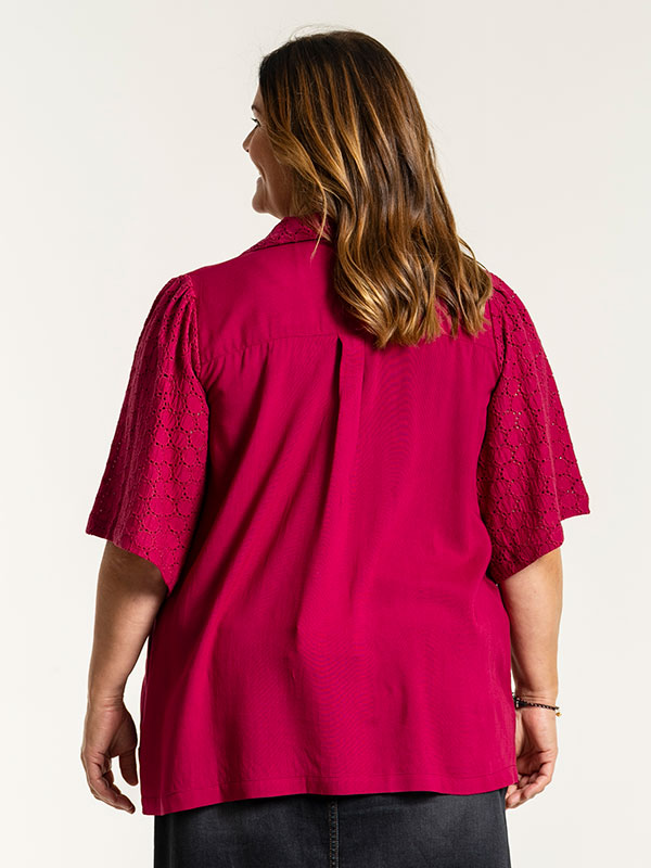 FRIGGA - Plus Size Bluse fra Gozzip