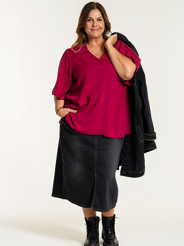 FRIGGA - Plus Size Bluse fra Gozzip