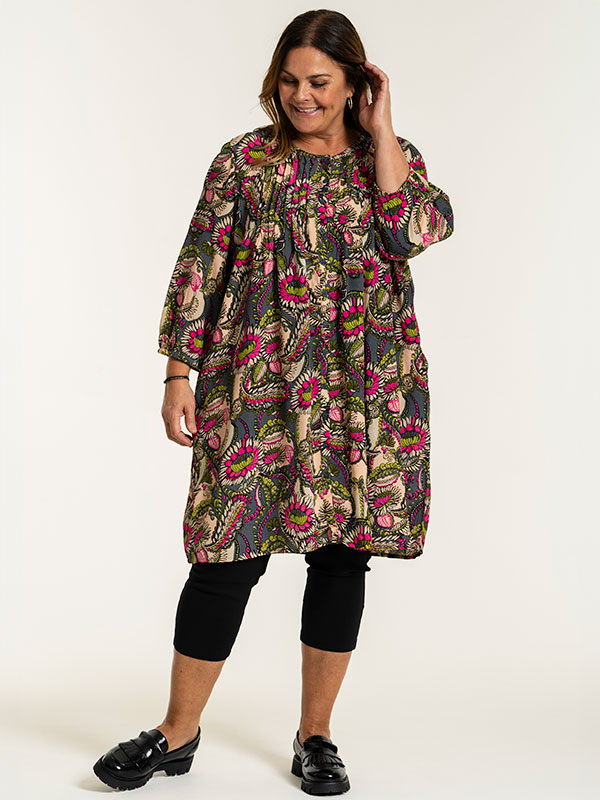 JOHANNE - Plus Size Tunika fra Gozzip