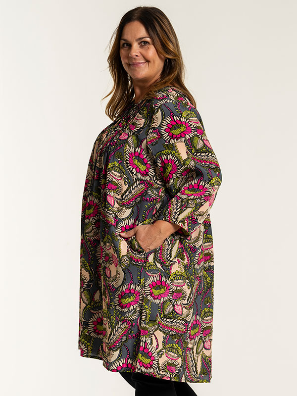 JOHANNE - Plus Size Tunika fra Gozzip