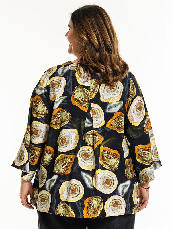 SVANHILDR - Plus Size Bluse fra Gozzip
