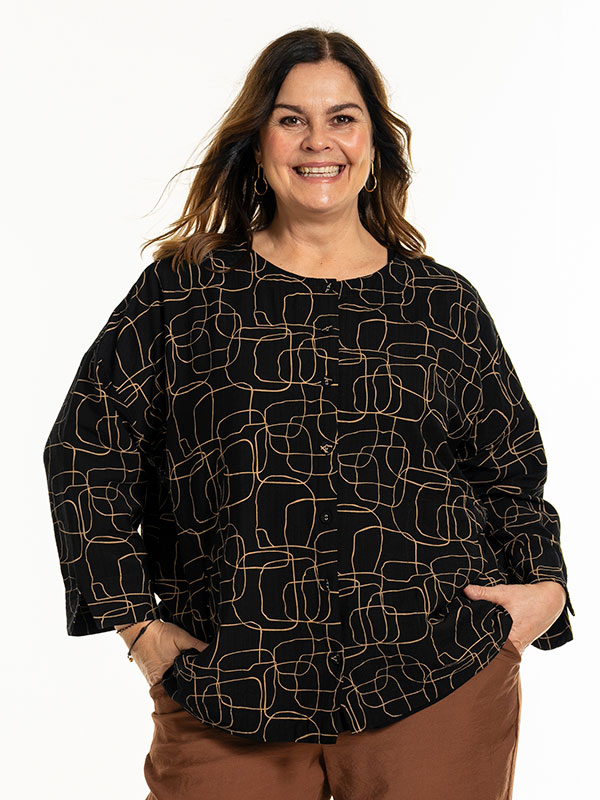 ANNBRIT - Plus Size Skjorte fra Gozzip