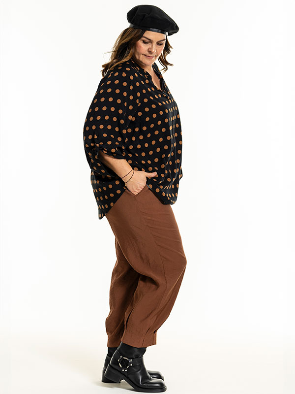 BILLIE - Plus Size Bluse fra Gozzip