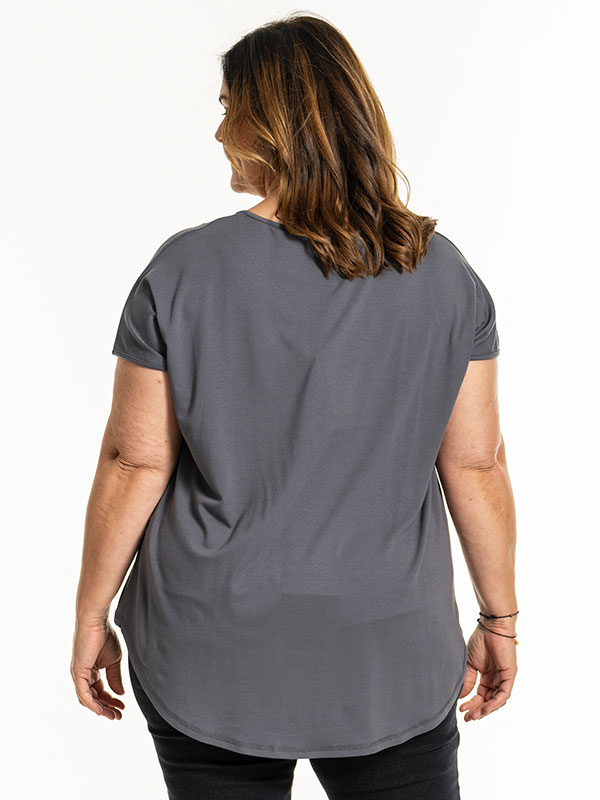 GITTE - Plus Size T-shirt fra Gozzip