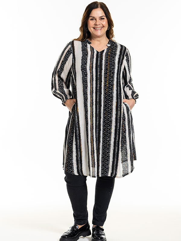 BEBBIE - Plus Size Tunika fra Gozzip