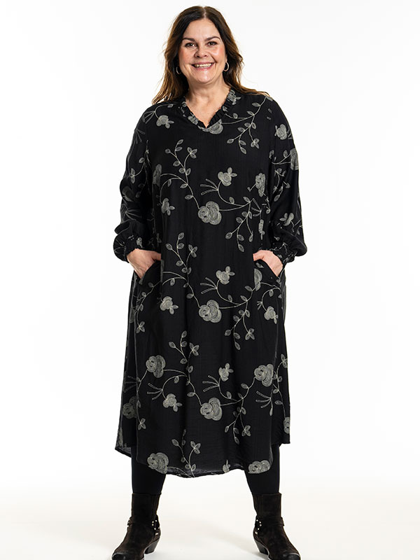 HøRDIS - Plus Size Kjole fra Gozzip