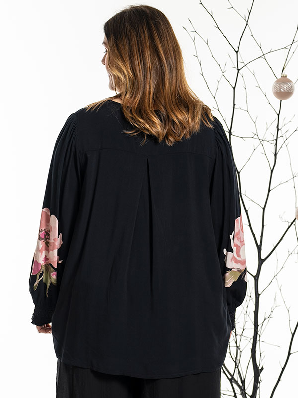 GWEN - Plus Size Bluse fra Gozzip