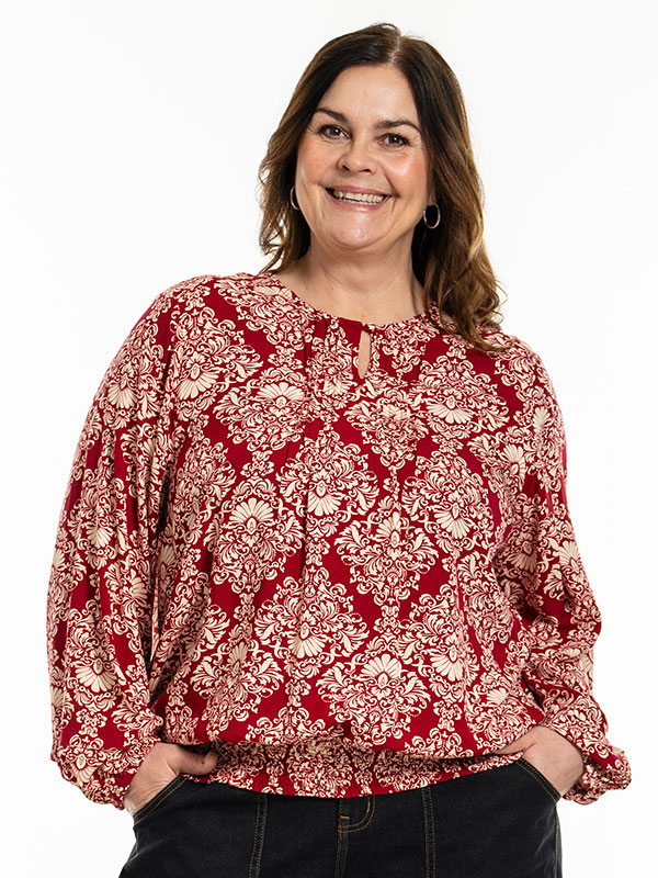 GABRIELLA - Plus Size Bluse fra Gozzip