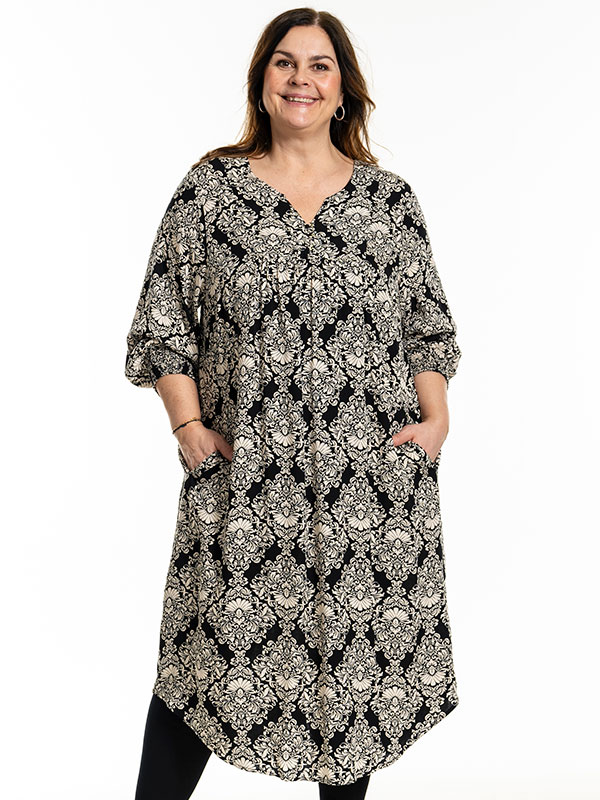 ALICE - Plus Size Kjole fra Gozzip