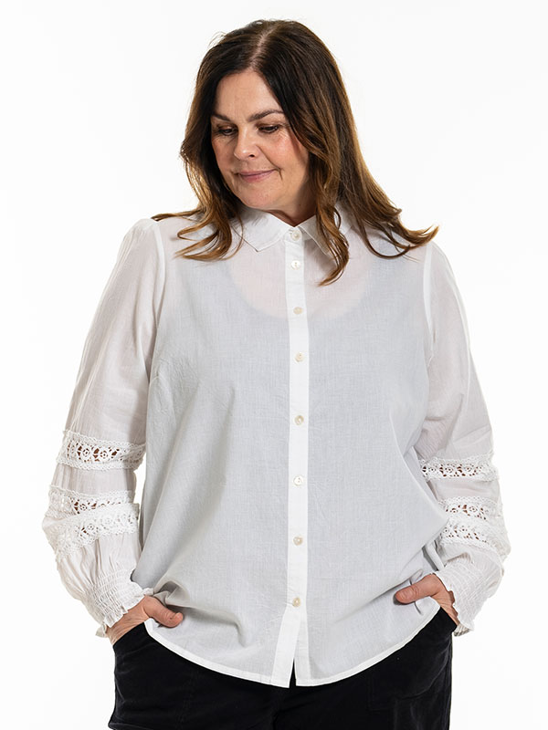 HELIN - Plus Size Skjorte fra Gozzip