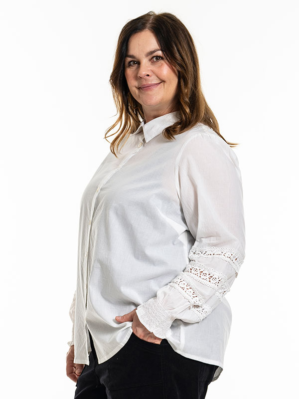HELIN - Plus Size Skjorte fra Gozzip
