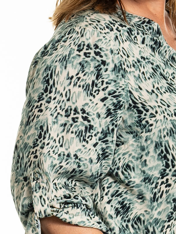 BILLIE - Plus Size Bluse fra Gozzip