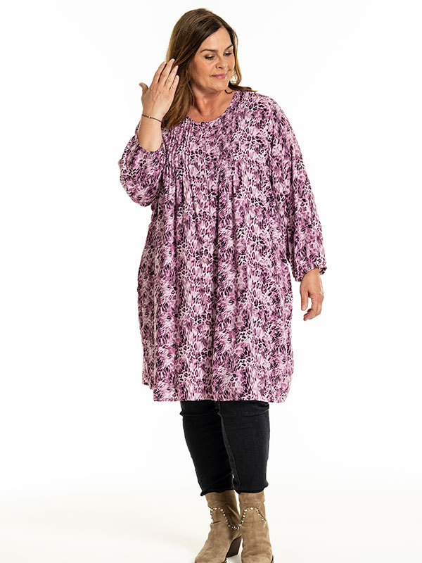 JOHANNE - Plus Size Tunika fra Gozzip