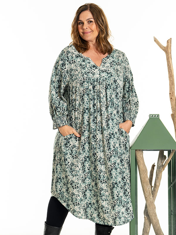 ALICE - Plus Size Kjole fra Gozzip