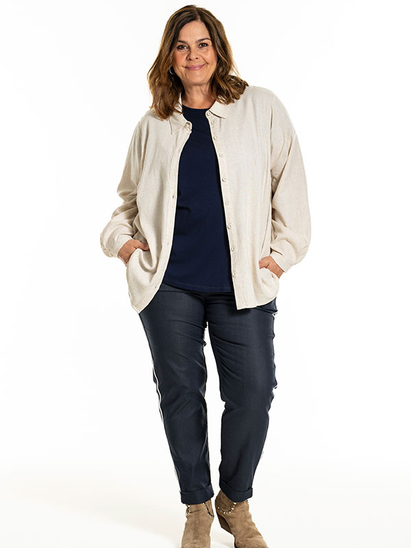 KARINA - Plus Size Skjorte fra Gozzip