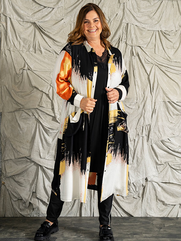 ILSA - Plus Size Kjole fra Gozzip