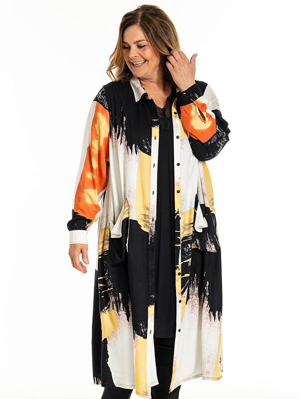 ILSA - Plus Size Kjole fra Gozzip