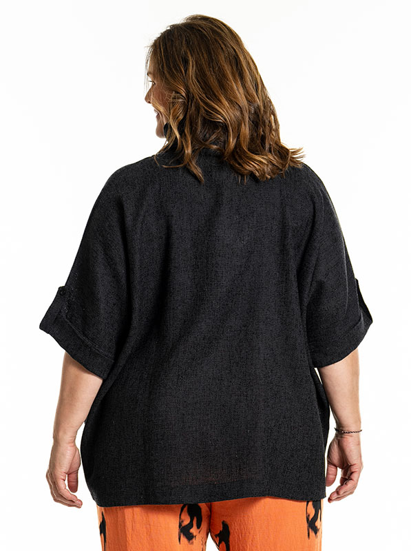 ILSABET - Plus Size Bluse fra Gozzip