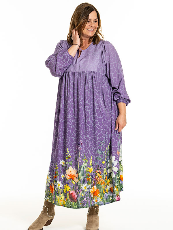 ILSE - Plus Size Kjole fra Gozzip