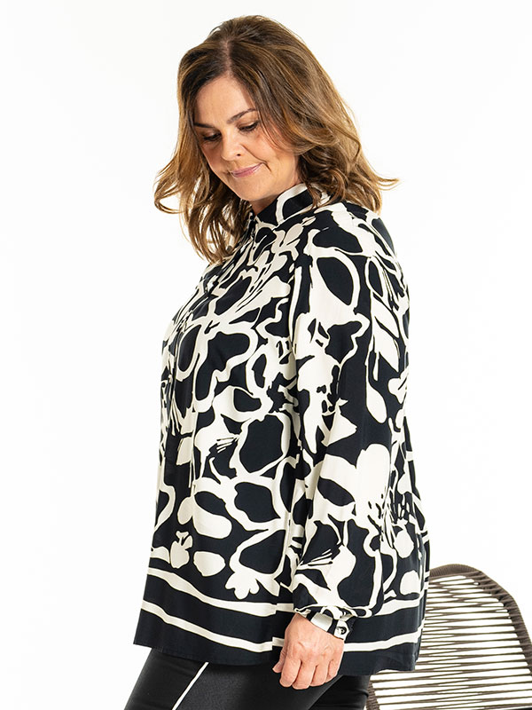KARINA - Plus Size Skjorte fra Gozzip