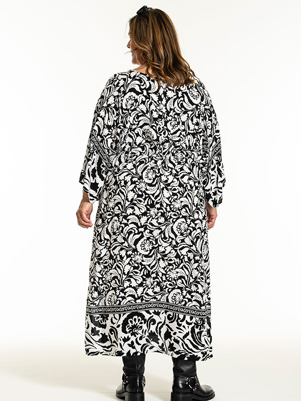 JAMILA - Plus Size Kjole fra Gozzip