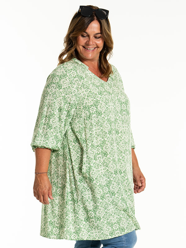 BENTINA - Plus Size Tunika fra Gozzip