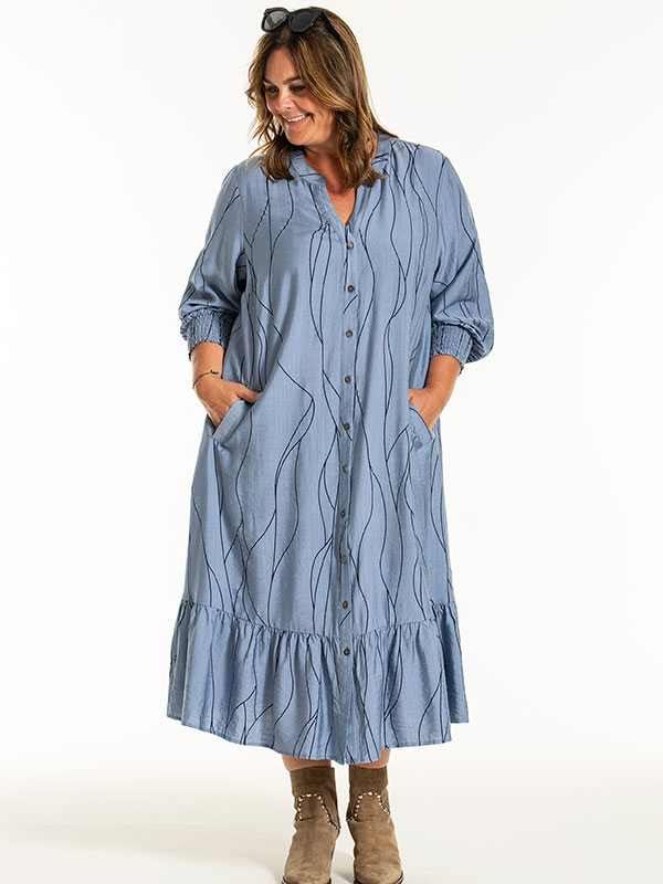 SIGRUN - Plus Size Kjole fra Gozzip
