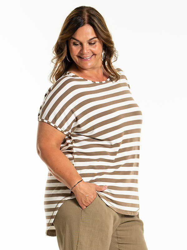 GITTE - Plus Size T-shirt fra Gozzip