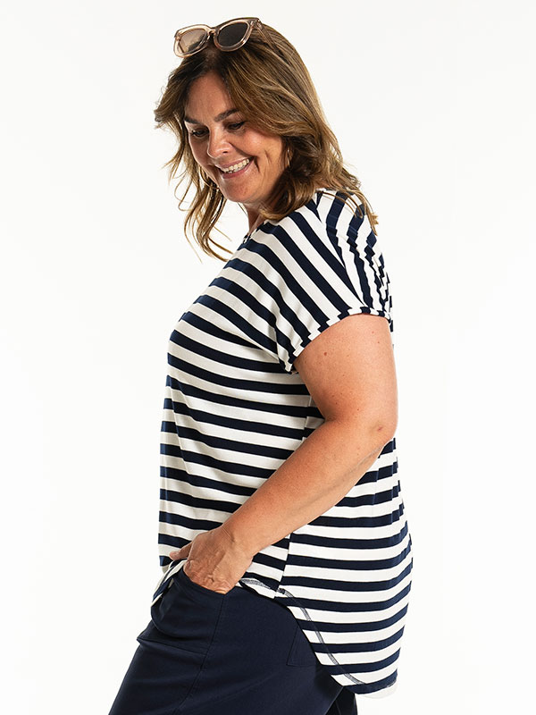 GITTE - Plus Size T-shirt fra Gozzip
