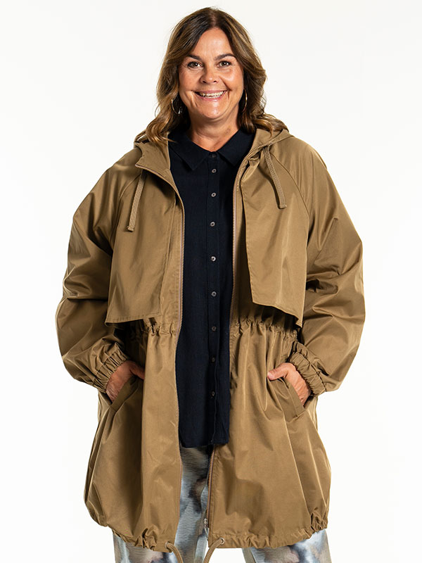 JUDIE - Plus Size Frakk fra Gozzip