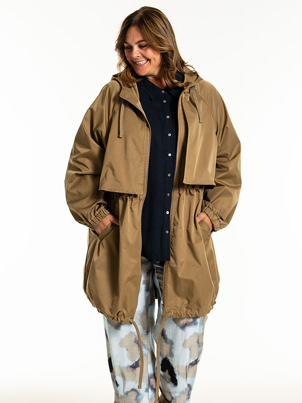 JUDIE - Plus Size Frakk fra Gozzip