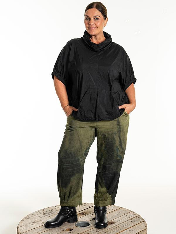 ILA - Plus Size Bukser fra Gozzip Black
