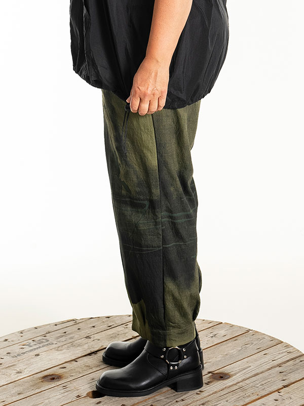 ILA - Plus Size Bukser fra Gozzip Black