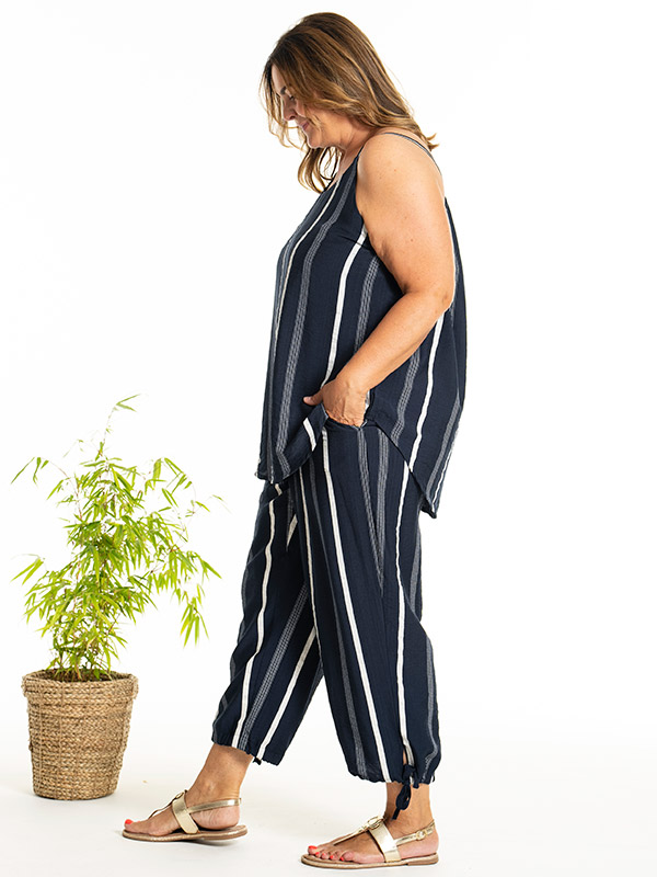 KARLA - Plus Size Topp fra Gozzip