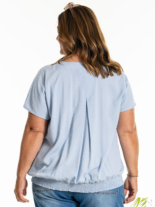 KASSANDRA - Plus Size Bluse fra Gozzip