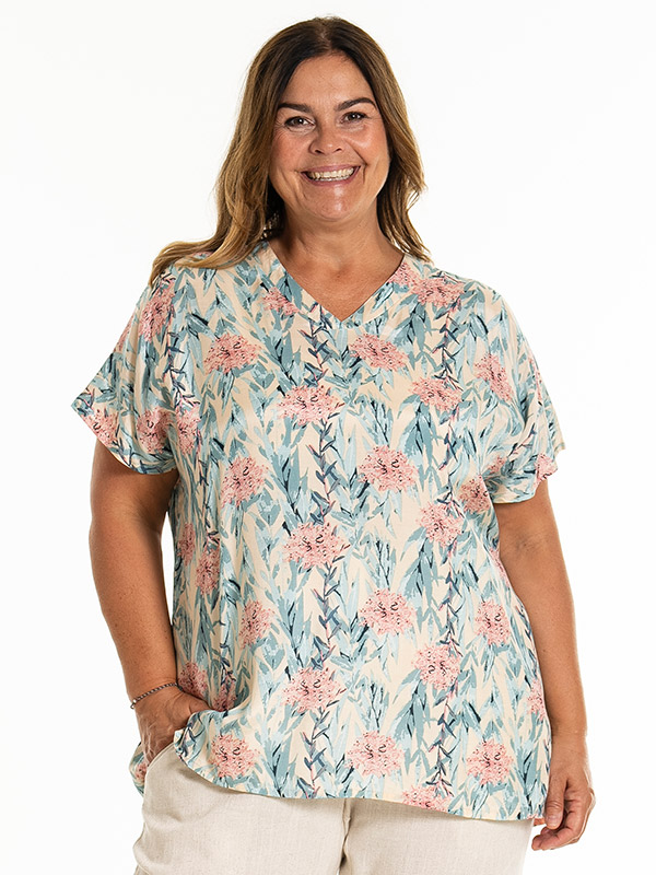 KATHLIN - Plus Size Bluse fra Gozzip
