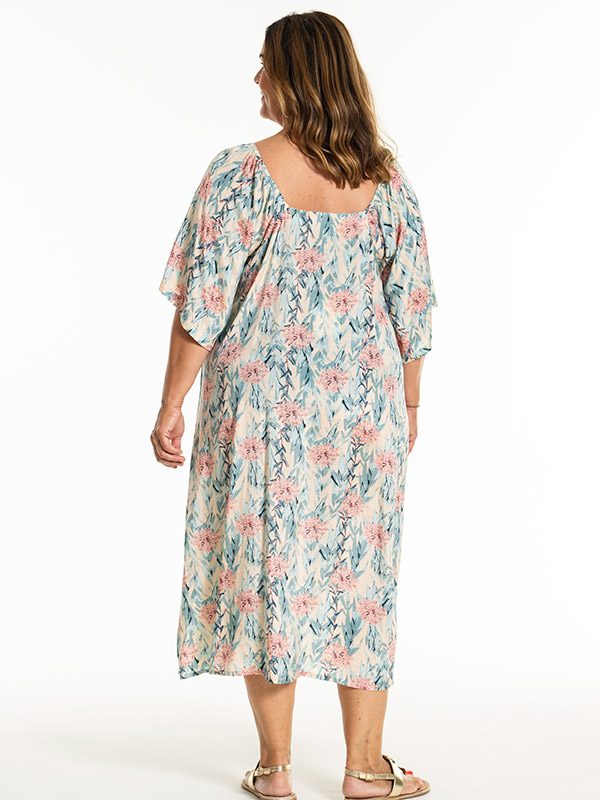KERSTINE - Plus Size Kjole fra Gozzip