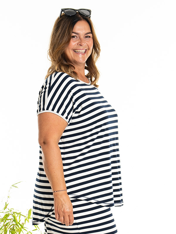 GITTE - Plus Size T-shirt fra Gozzip